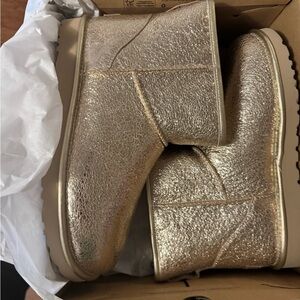 GOLD METALLIC SPARKLE UGGS *BNIB*